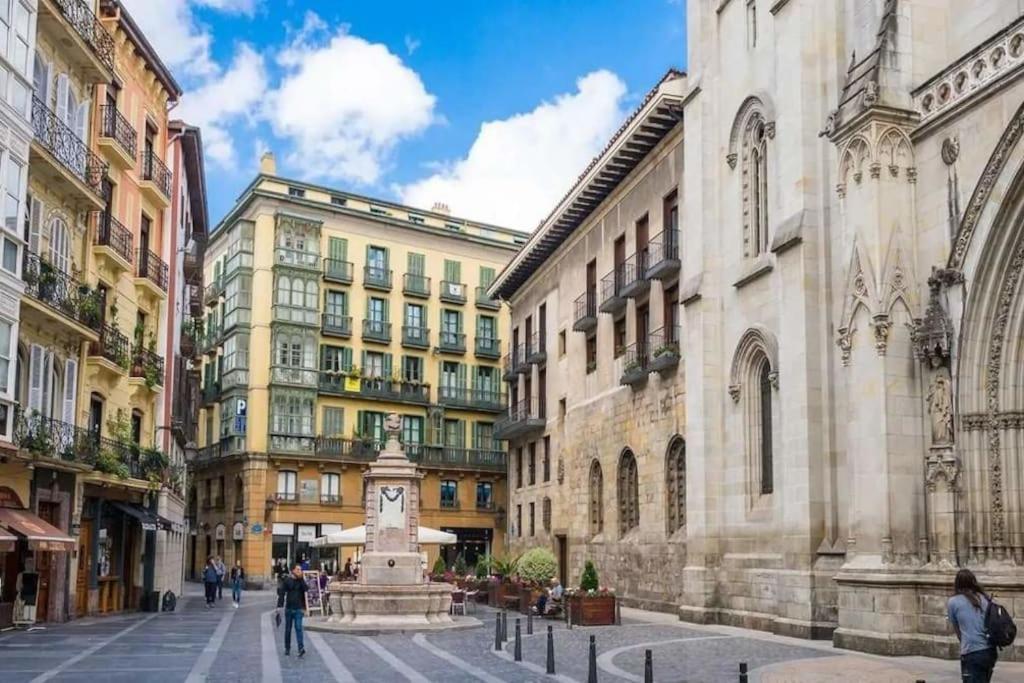 Calida Estancia Descubre La Ciudad Bilbao Kültér fotó